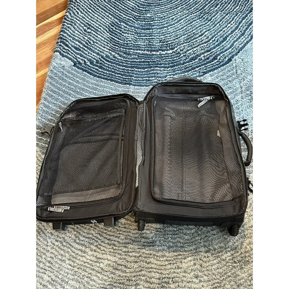Oakley Pink Carry On Roller Travel Bag Luggage Suitcase